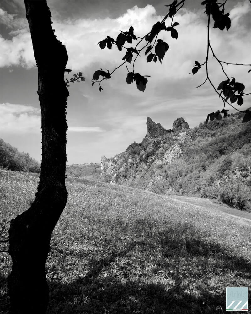 Vista dei Sassi da un sentiero del parco
